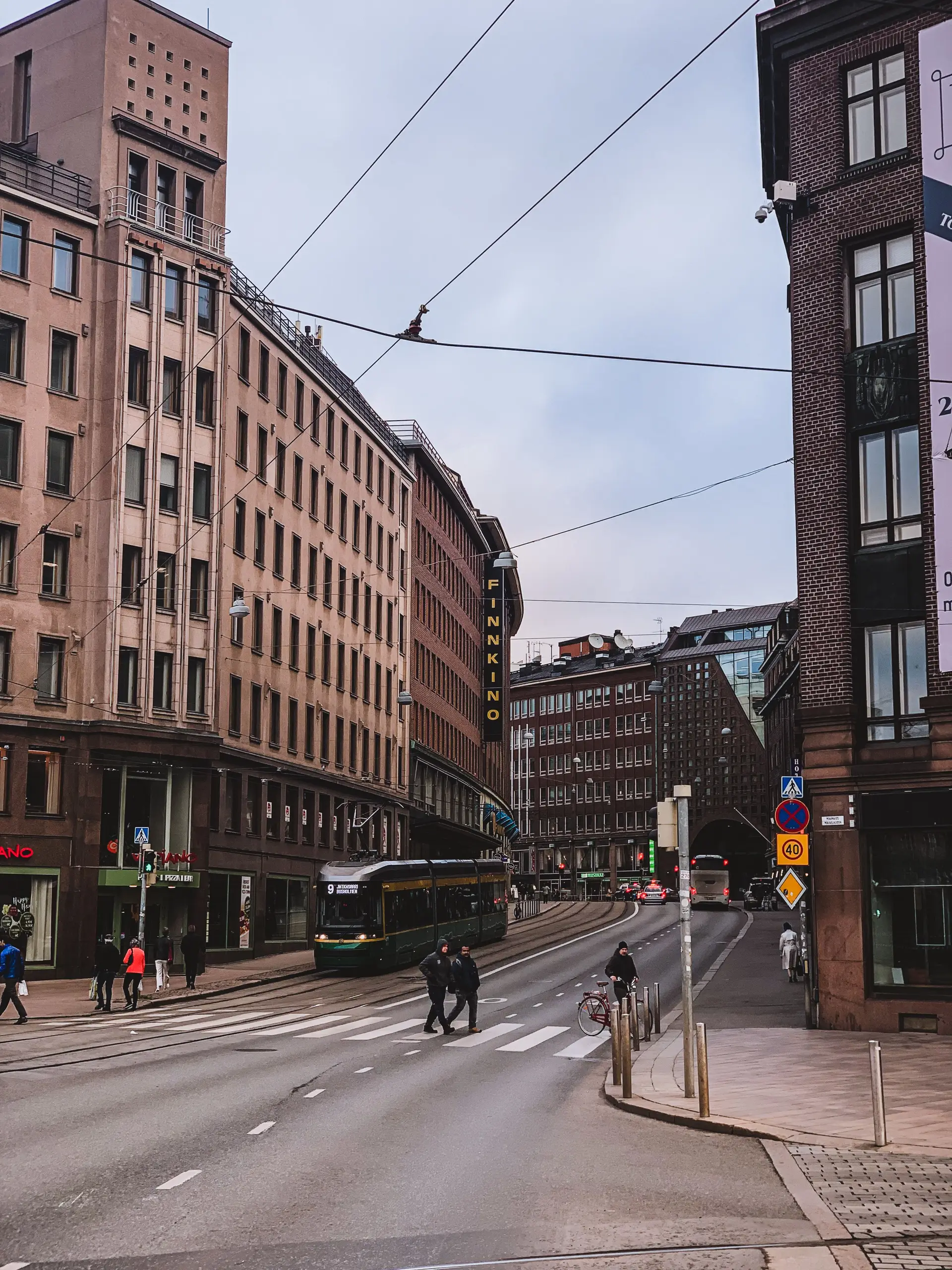 Helsingin katu-näkymä Mannerheimintie